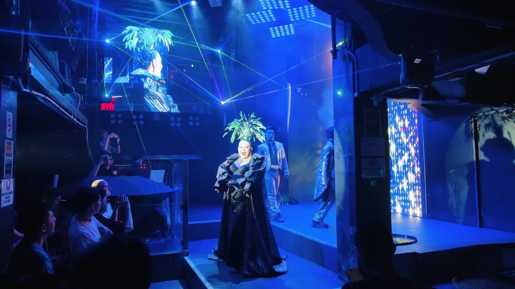 Gay Bar DJ Station Gay Bar DJ Station