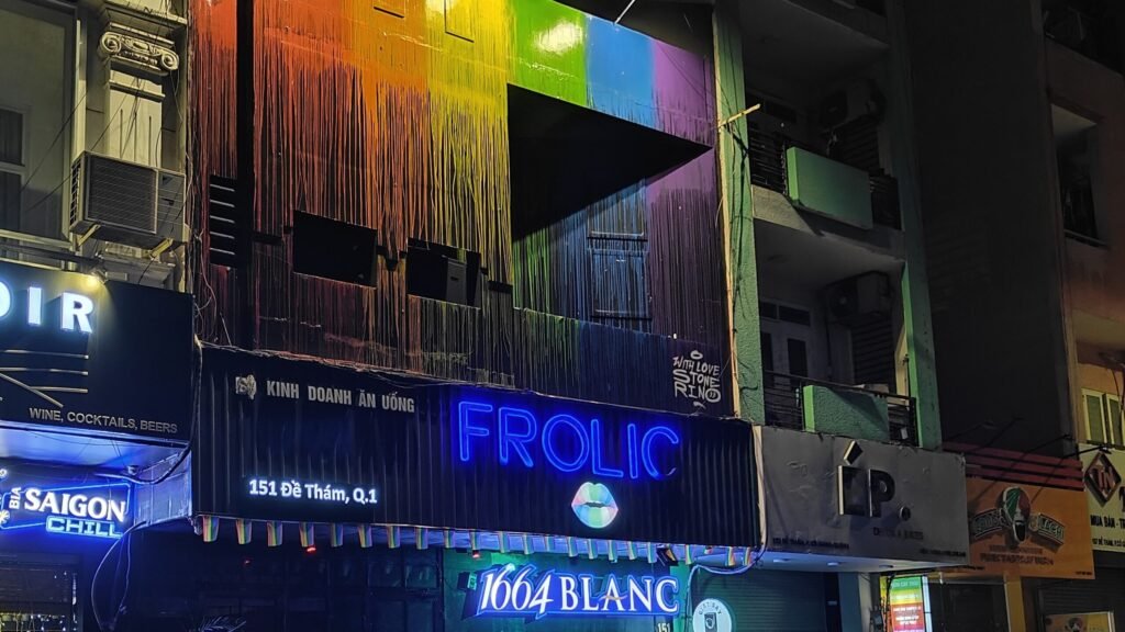 Gay Bar Frolic in Vietnam Gay Bar Frolic in Vietnam